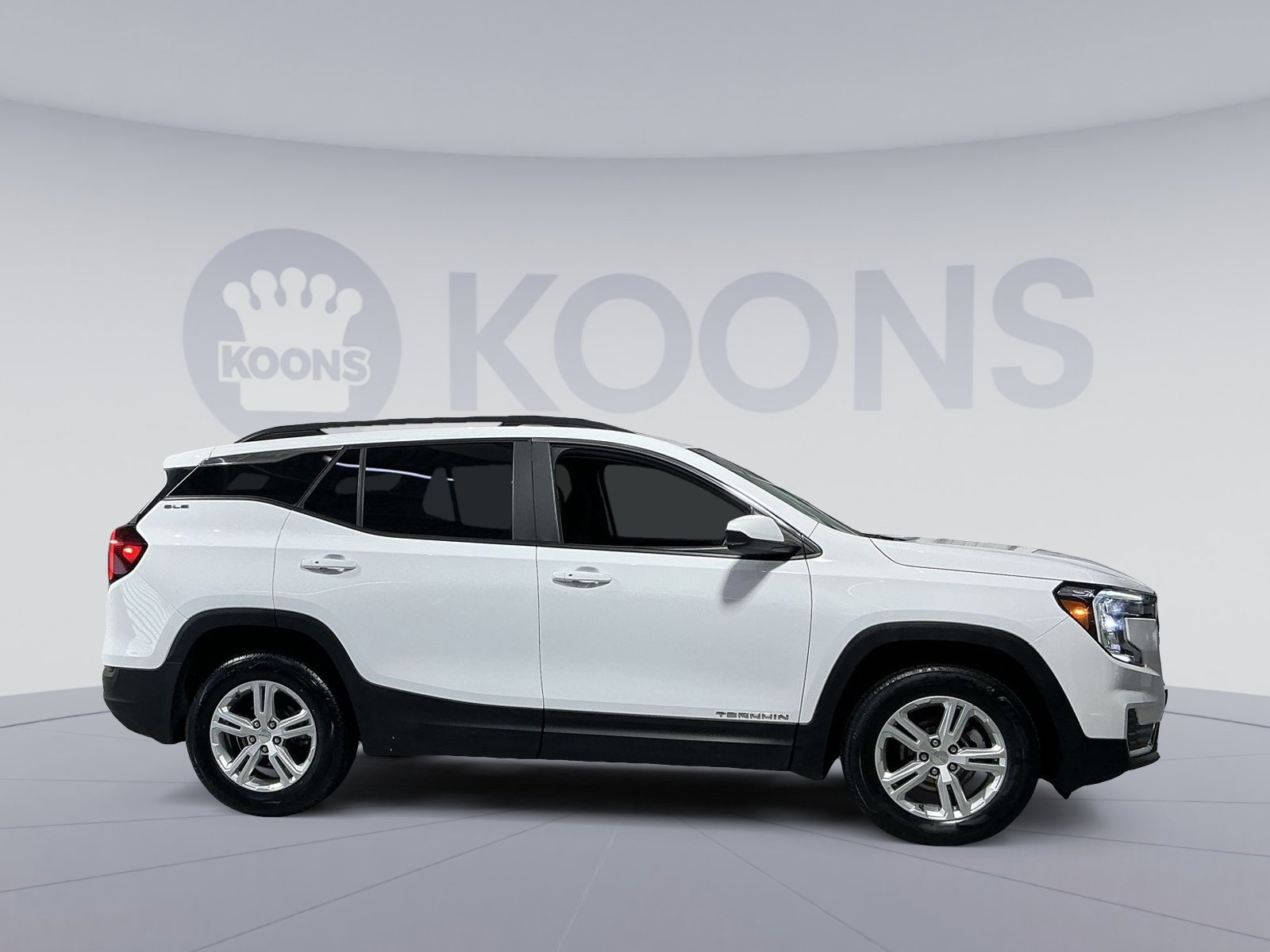 Used 2022 GMC Terrain SLE w/ Driver Convenience Package image 17