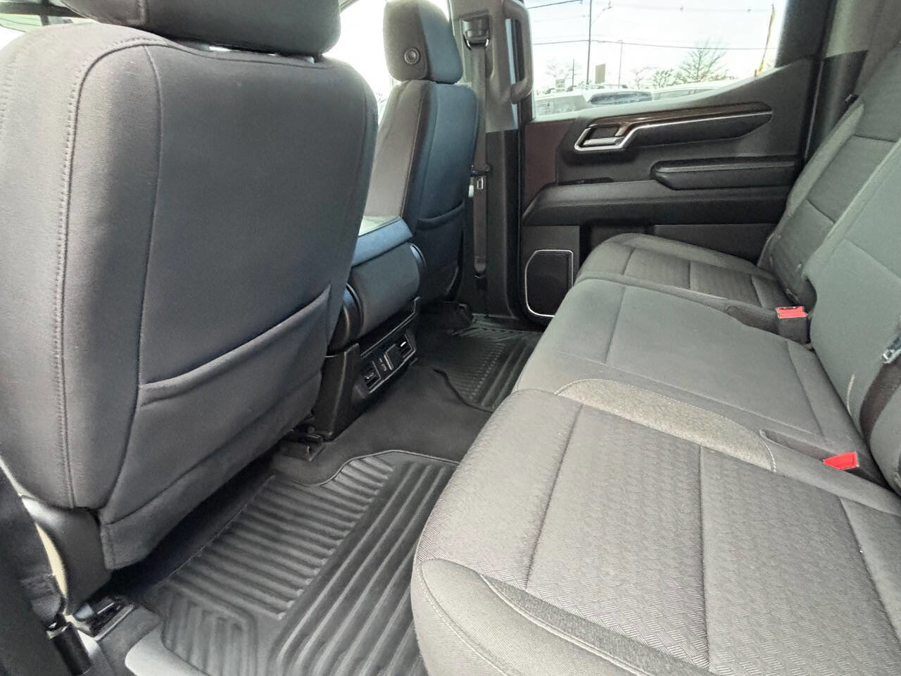 Used 2022 Chevrolet Silverado 1500 LT w/ Z71 Off-Road Package image 34