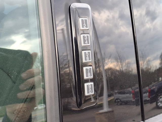 Used 2019 Ford F150 XLT w/ Equipment Group 302A Luxury image 11