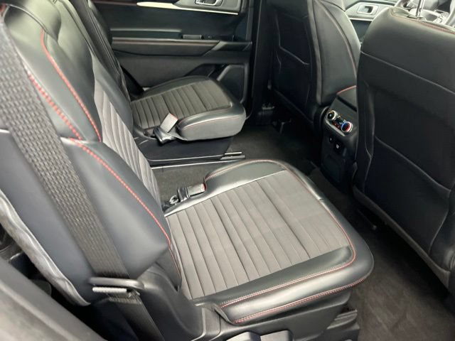 Used 2025 Ford Explorer ST-Line w/ Premium Package AWD/4WD image 23