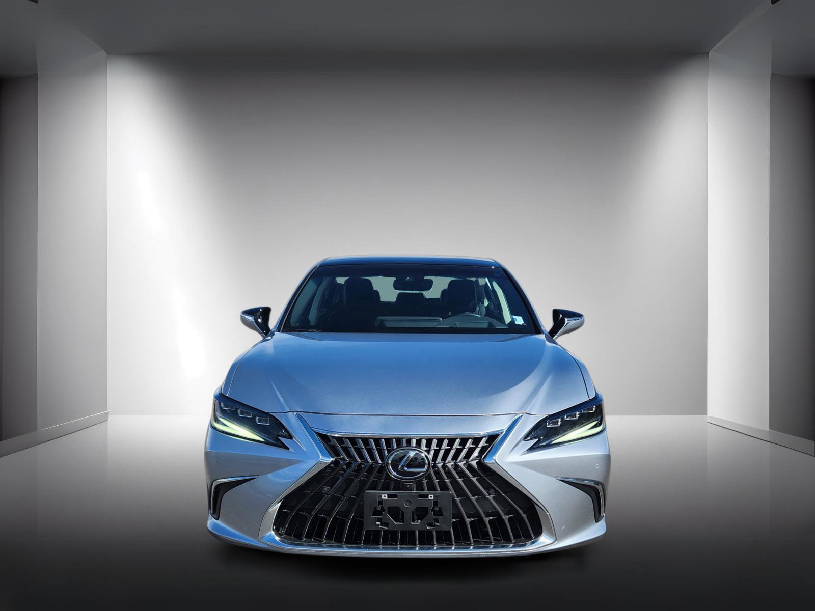 Used 2024 Lexus ES 350 Ultra Luxury w/ Accessory Package (Z2) image 5