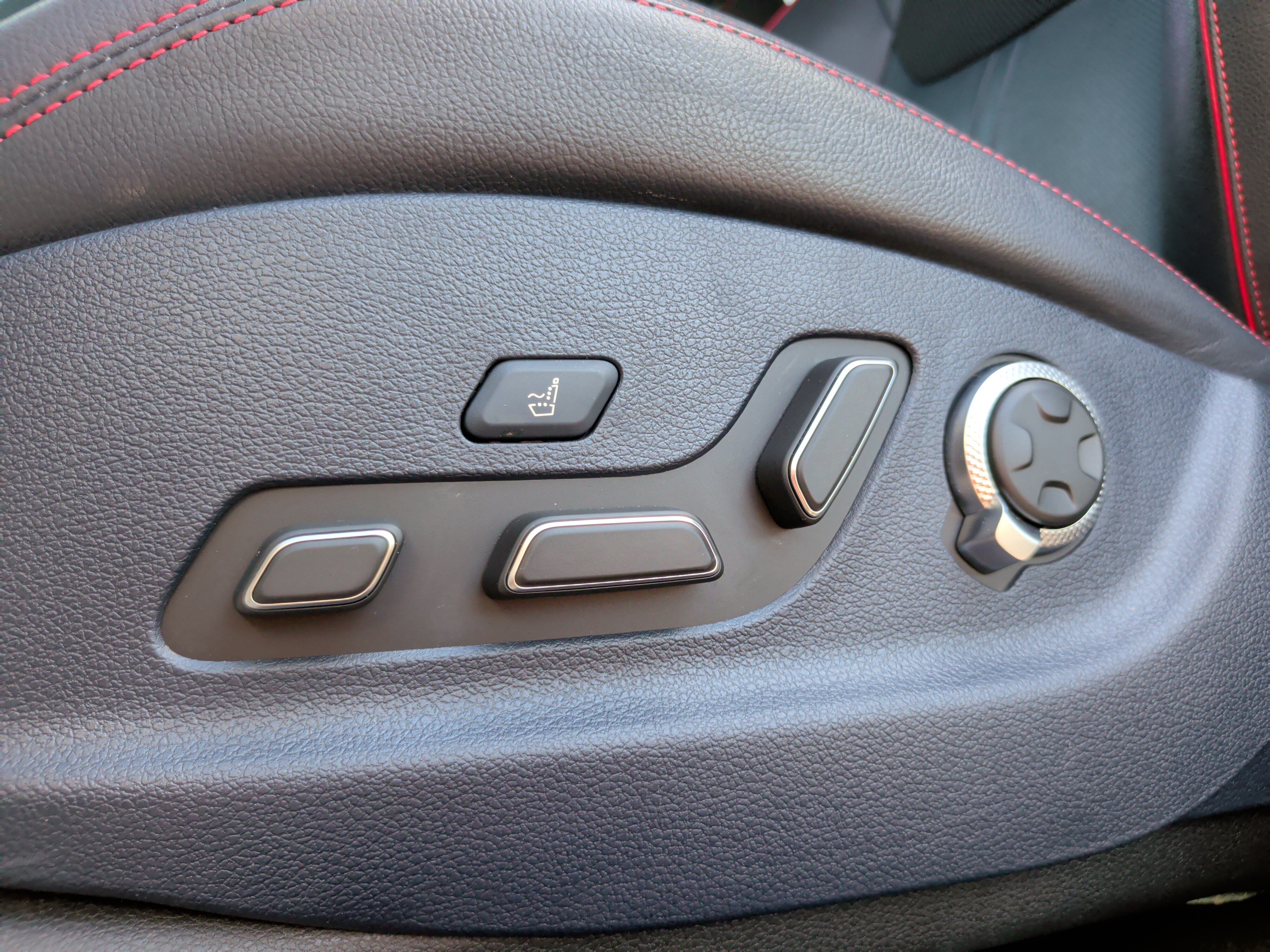 Used 2024 Genesis GV70 2.5T w/ Sport Prestige Package AWD/4WD image 28