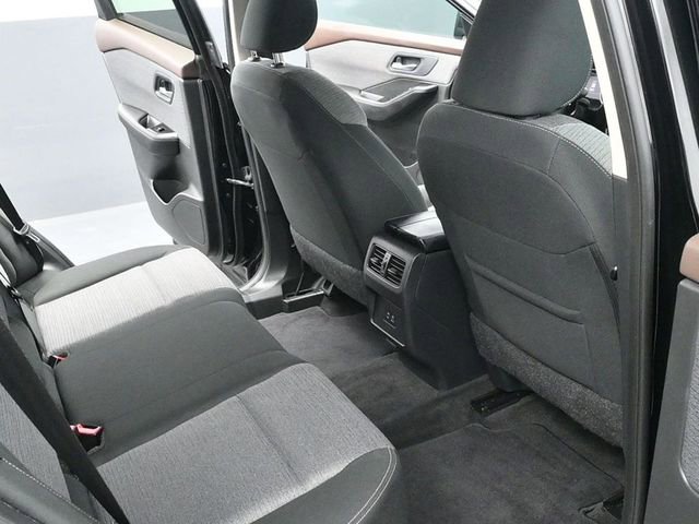 Used 2023 Nissan Rogue SV image 16