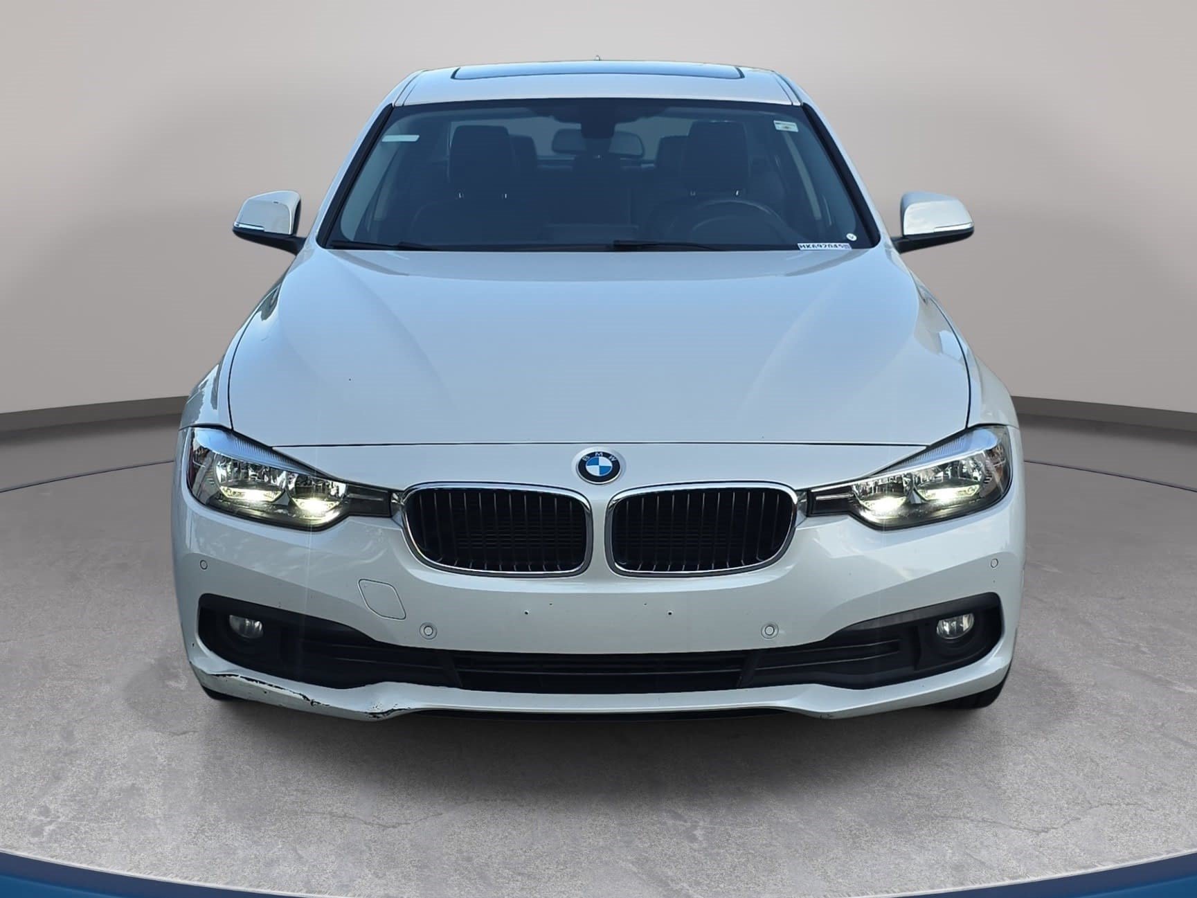 Used 2017 BMW 320i xDrive Sedan AWD/4WD image 2