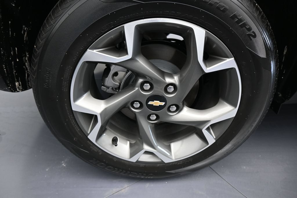 Used 2025 Chevrolet Trax LT FWD image 38