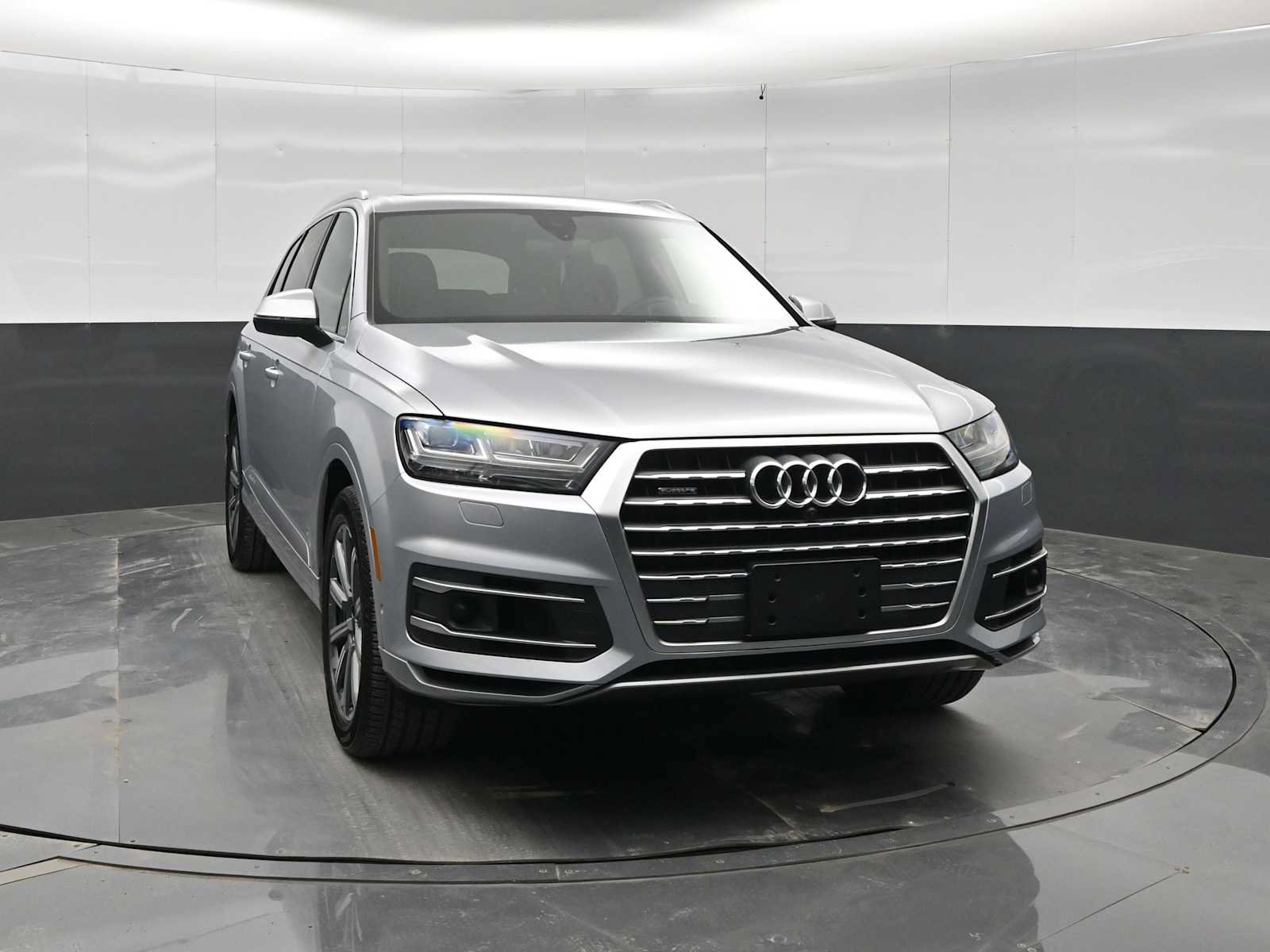Used 2019 Audi Q7 3.0T Premium Plus w/ Premium Plus Package AWD/4WD image 2