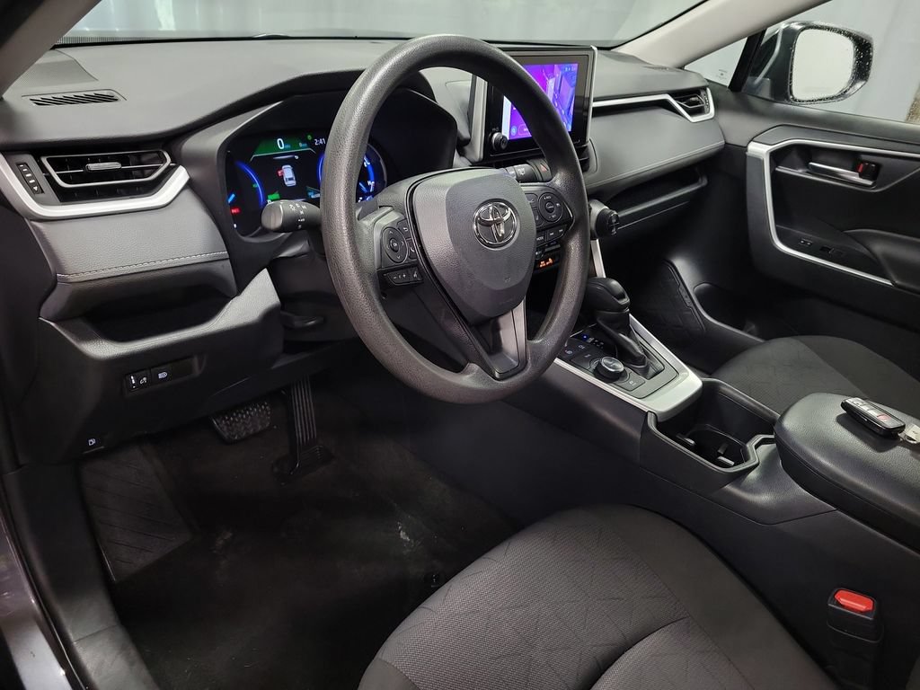 Used 2025 Toyota RAV4 XLE AWD/4WD image 16