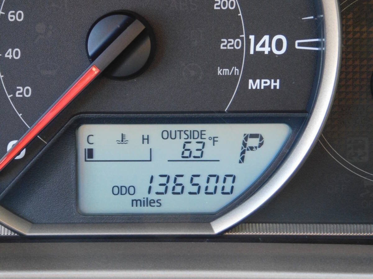 Used 2015 Toyota RAV4 LE AWD/4WD image 10