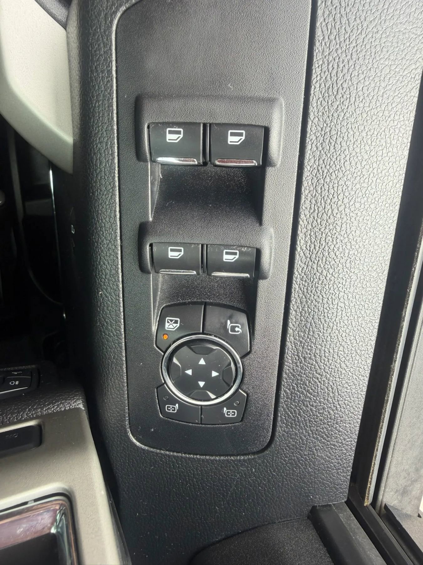 Used 2015 Ford F150 Lariat w/ Equipment Group 501A Mid AWD/4WD image 26