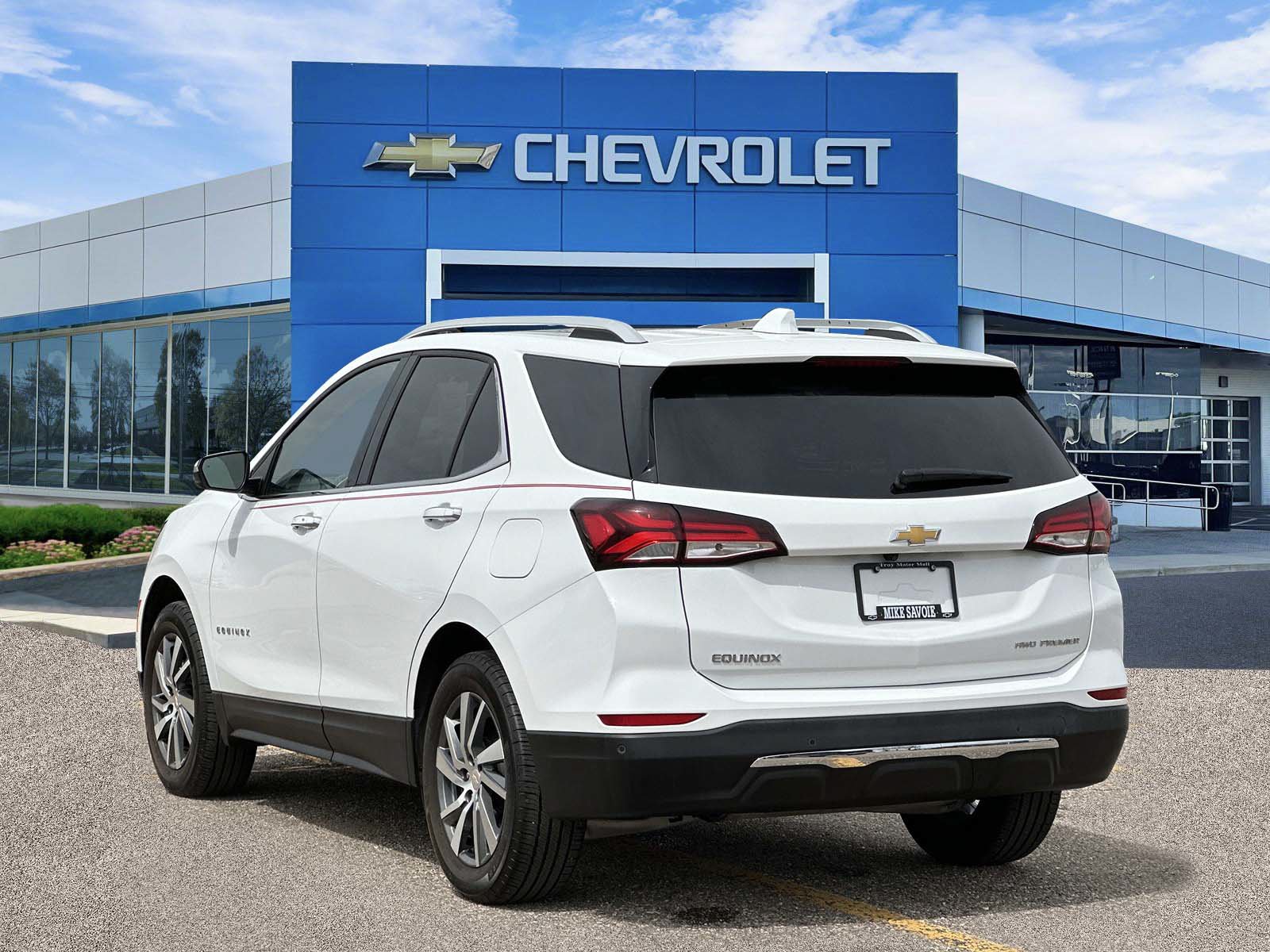 Certified 2024 Chevrolet Equinox Premier AWD/4WD image 3