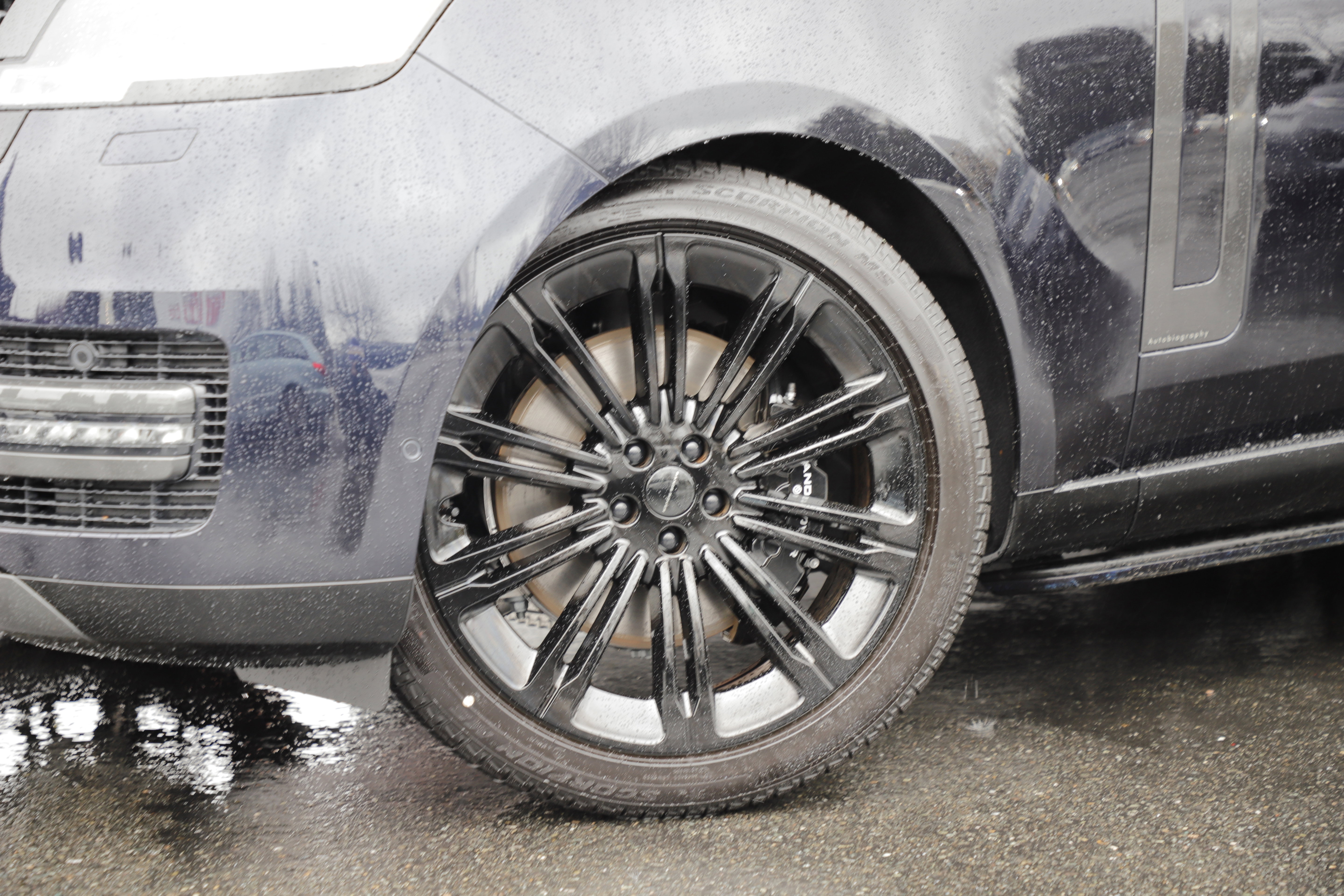 New 2026 Land Rover Range Rover Autobiography image 2