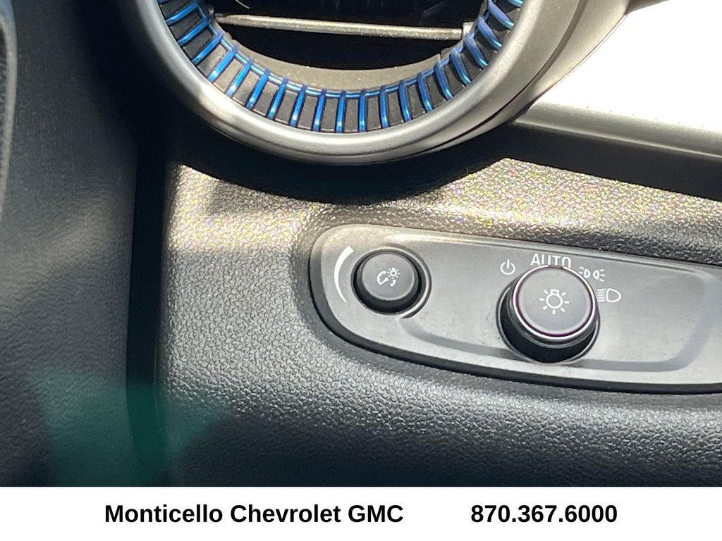 Used 2024 Chevrolet Trax LS w/ LS Convenience Package FWD image 16