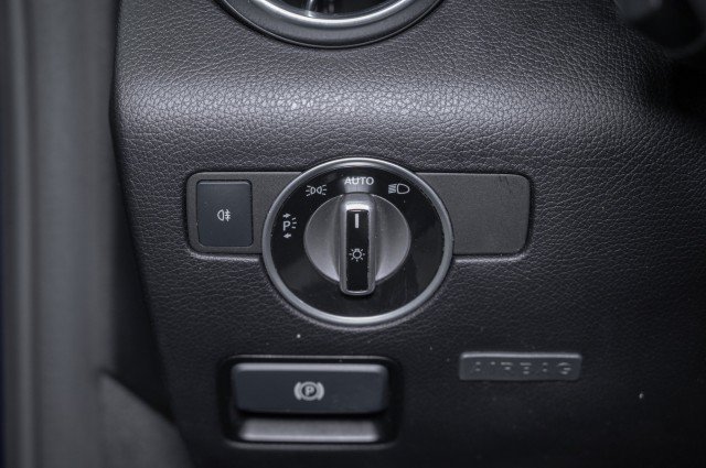 Certified 2015 Mercedes-Benz SLK 250 image 18