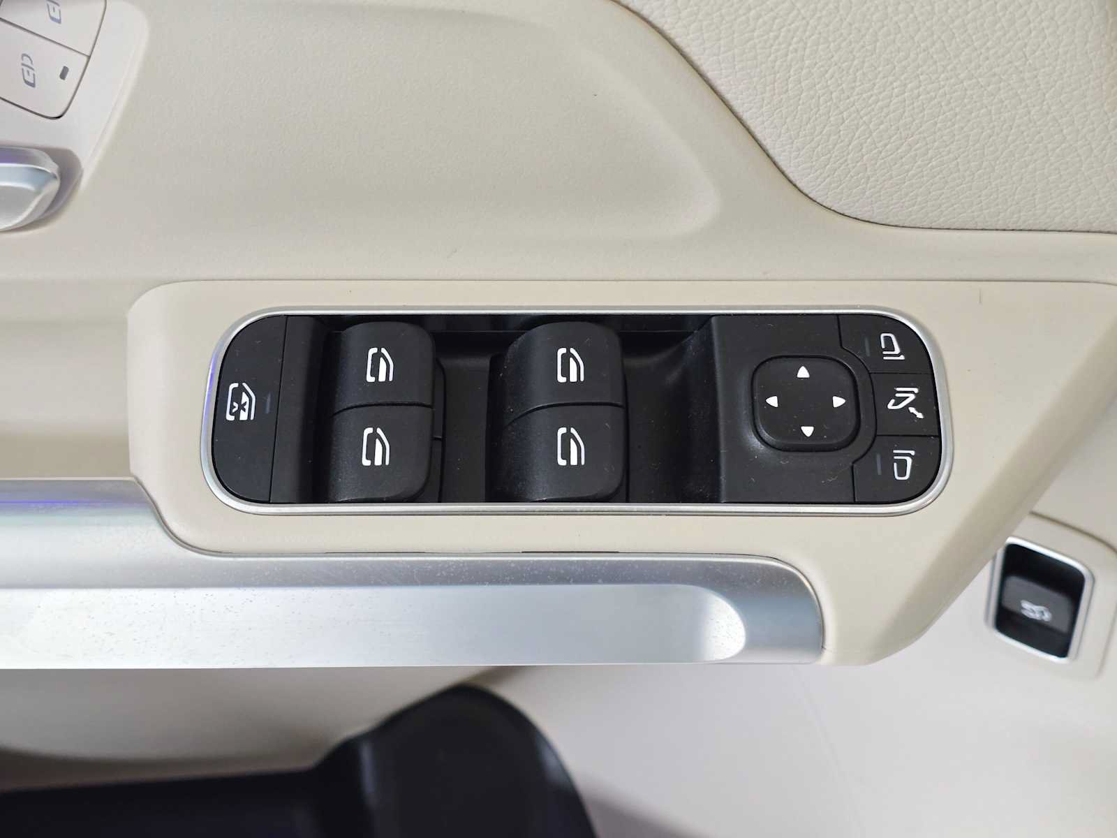 Certified 2026 Mercedes-Benz GLB 250 4MATIC image 24
