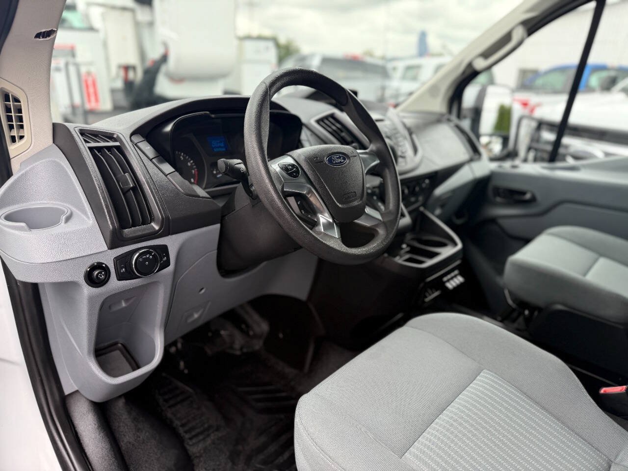 Used 2016 Ford Transit 150 XLT RWD image 20