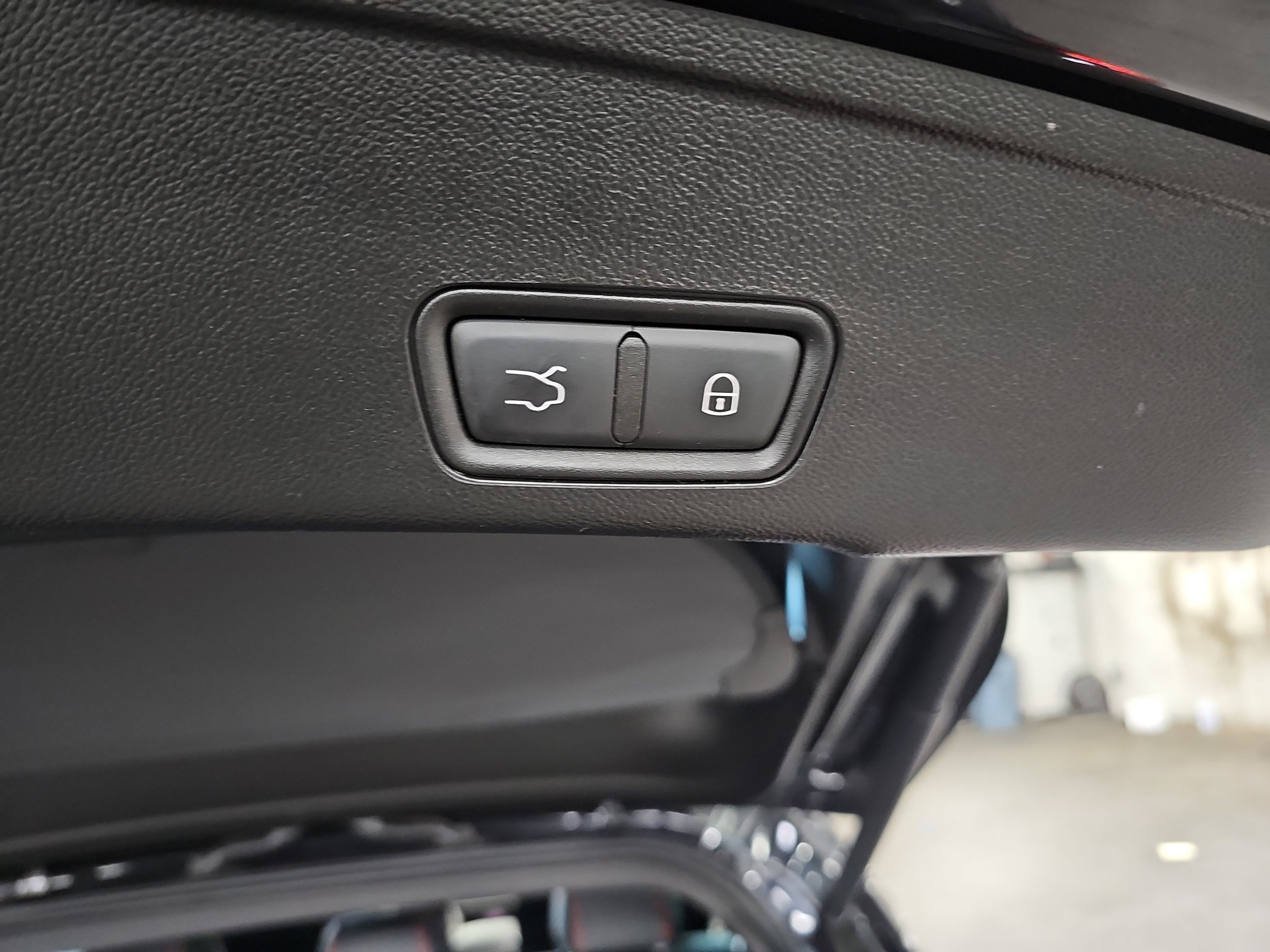 Used 2023 Maserati Grecale Trofeo AWD/4WD image 14