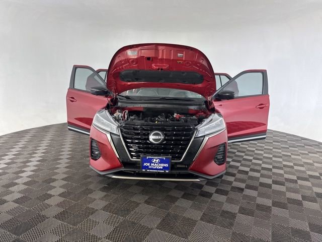 Used 2023 Nissan Kicks SR w/ SR Premium Package image 12