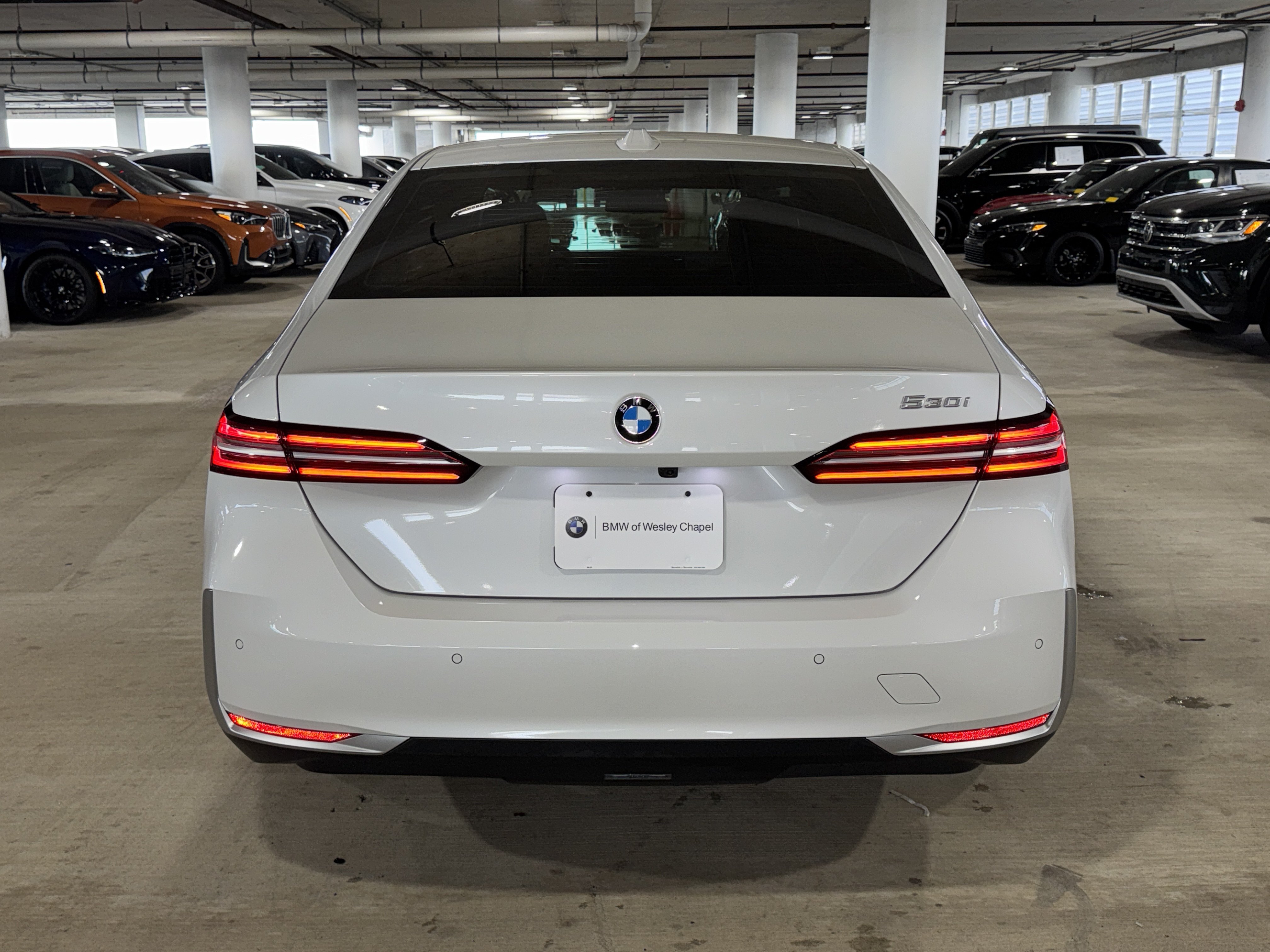 Used 2025 BMW 530i w/ Premium Package RWD image 7