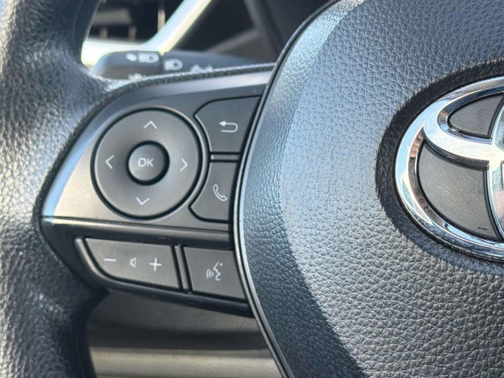 Certified 2025 Toyota Corolla LE FWD image 10