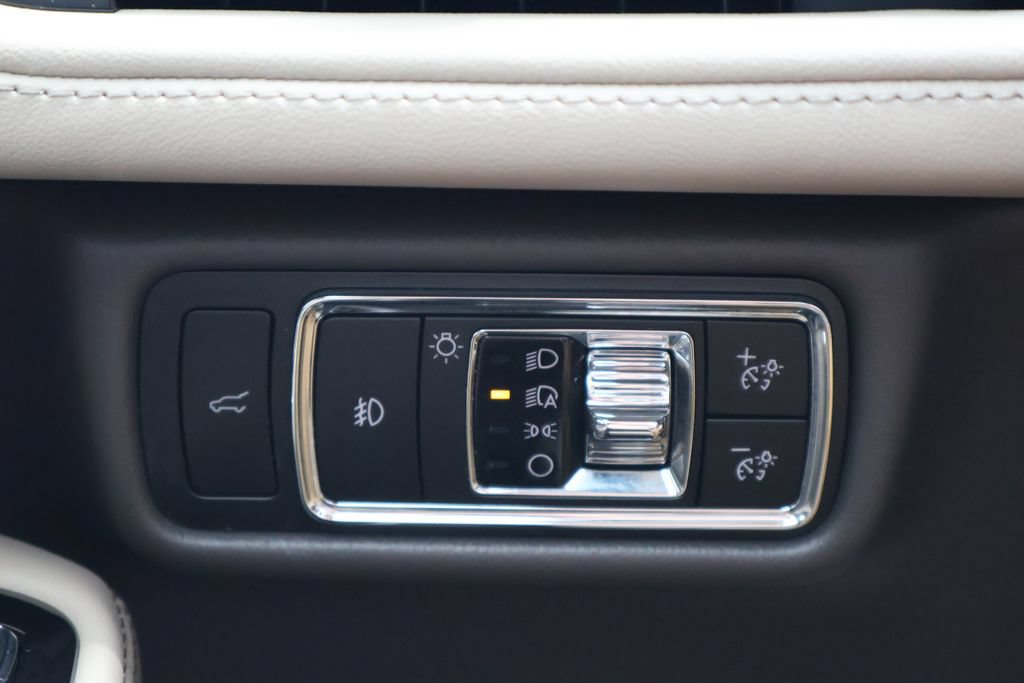 Used 2023 Lincoln Aviator Reserve w/ Equipment Group 201A AWD/4WD image 17