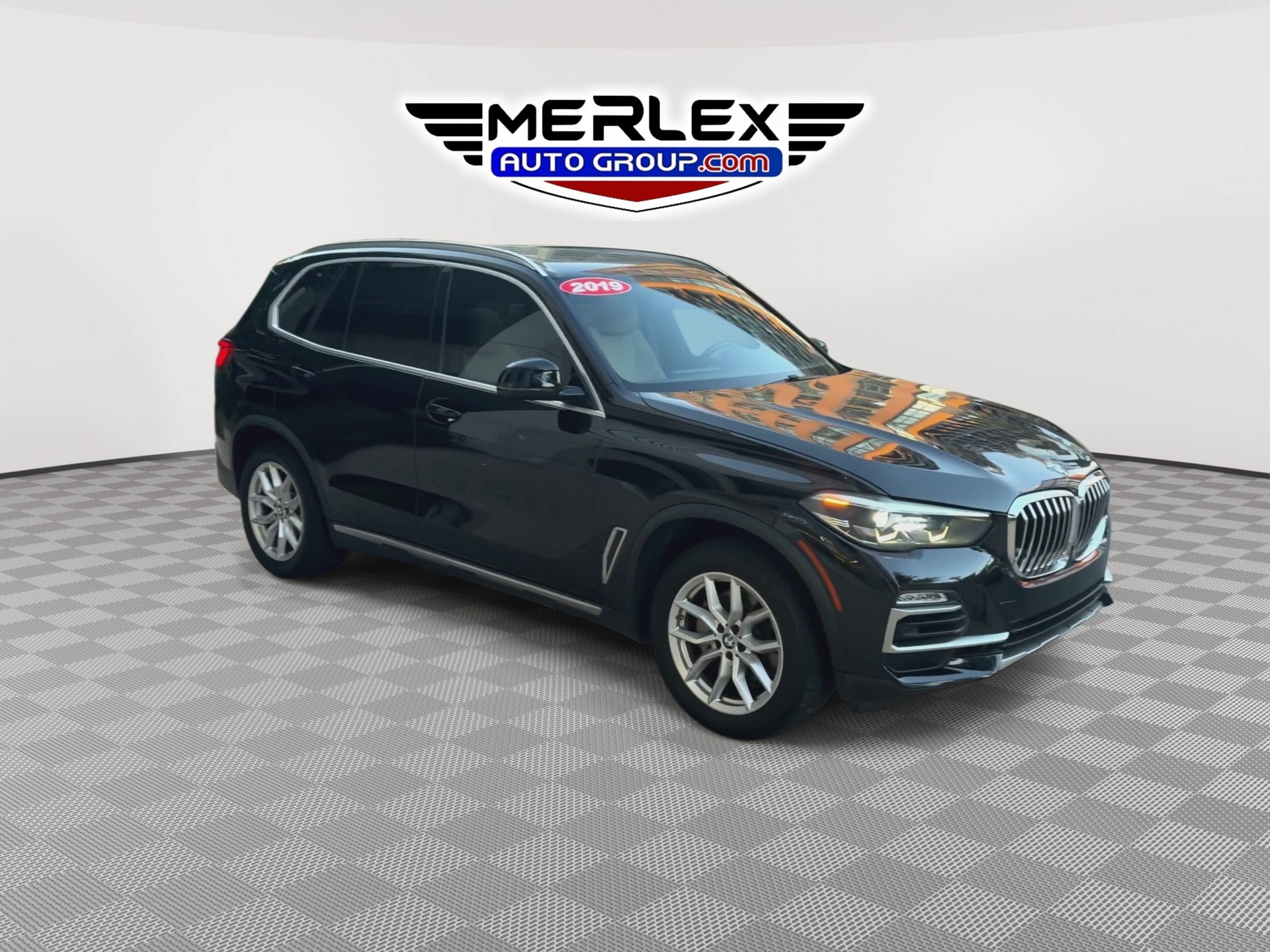 Used 2019 BMW X5 xDrive40i w/ Premium Package 2 AWD/4WD image 2