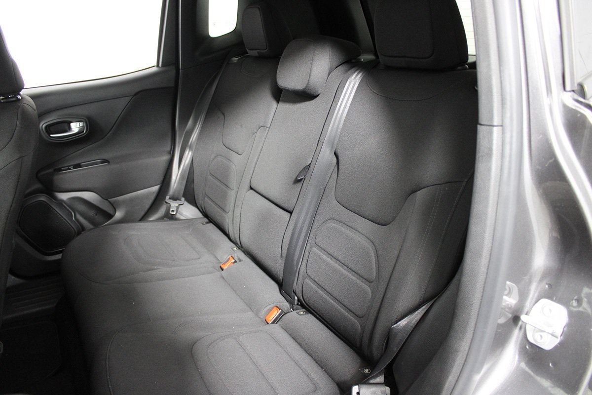 Used 2019 Jeep Renegade Latitude w/ Popular Equipment Group FWD image 15