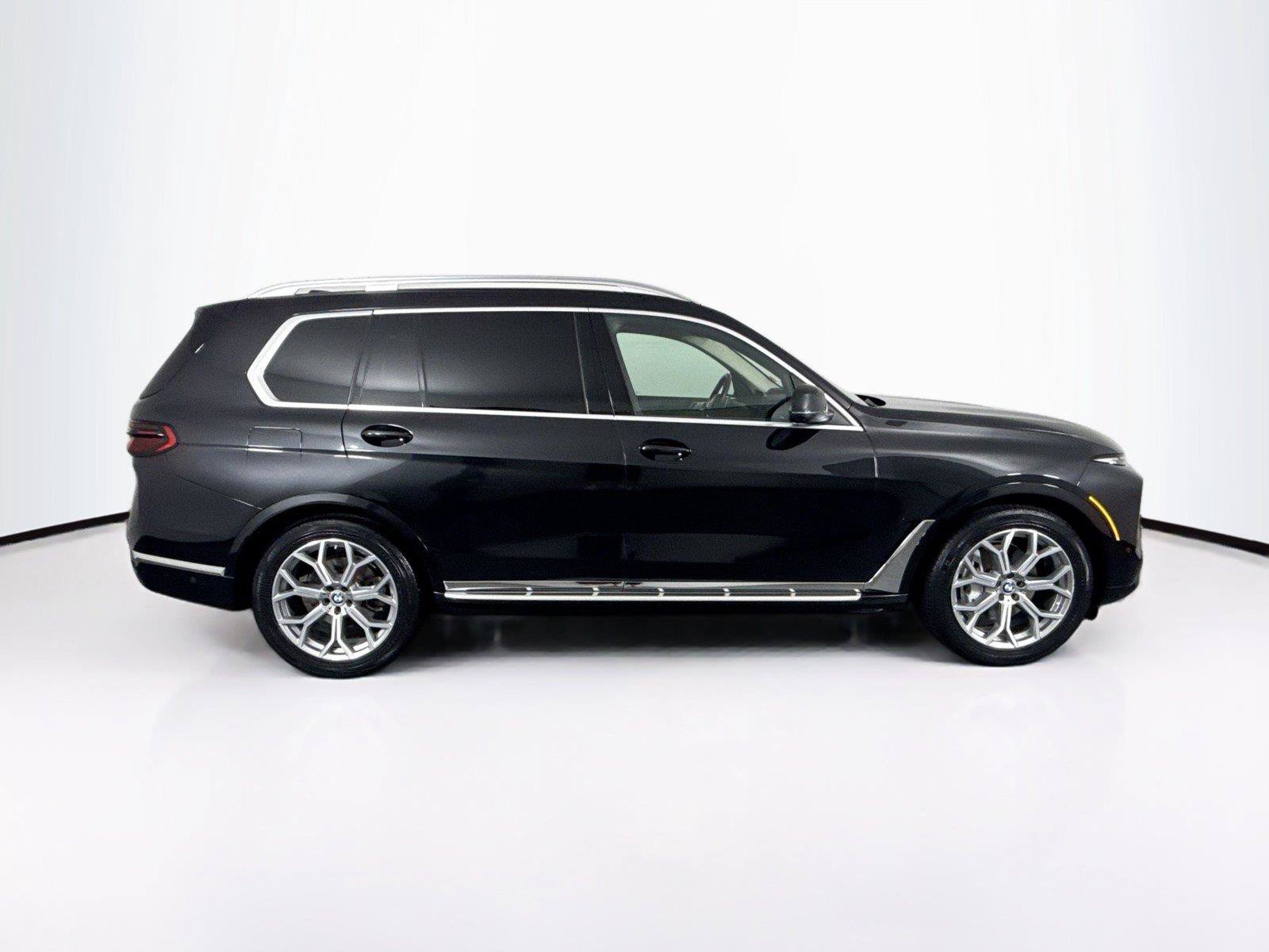 Used 2025 BMW X7 xDrive40i AWD/4WD image 11