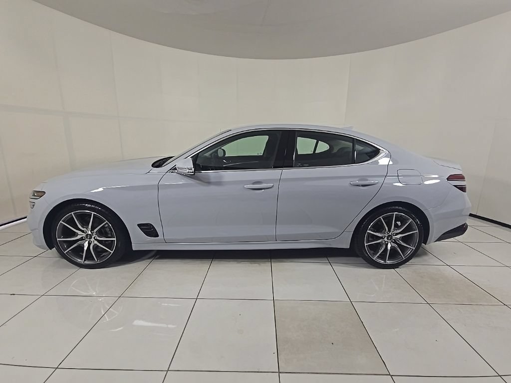 Used 2023 Genesis G70 2.0T RWD image 8