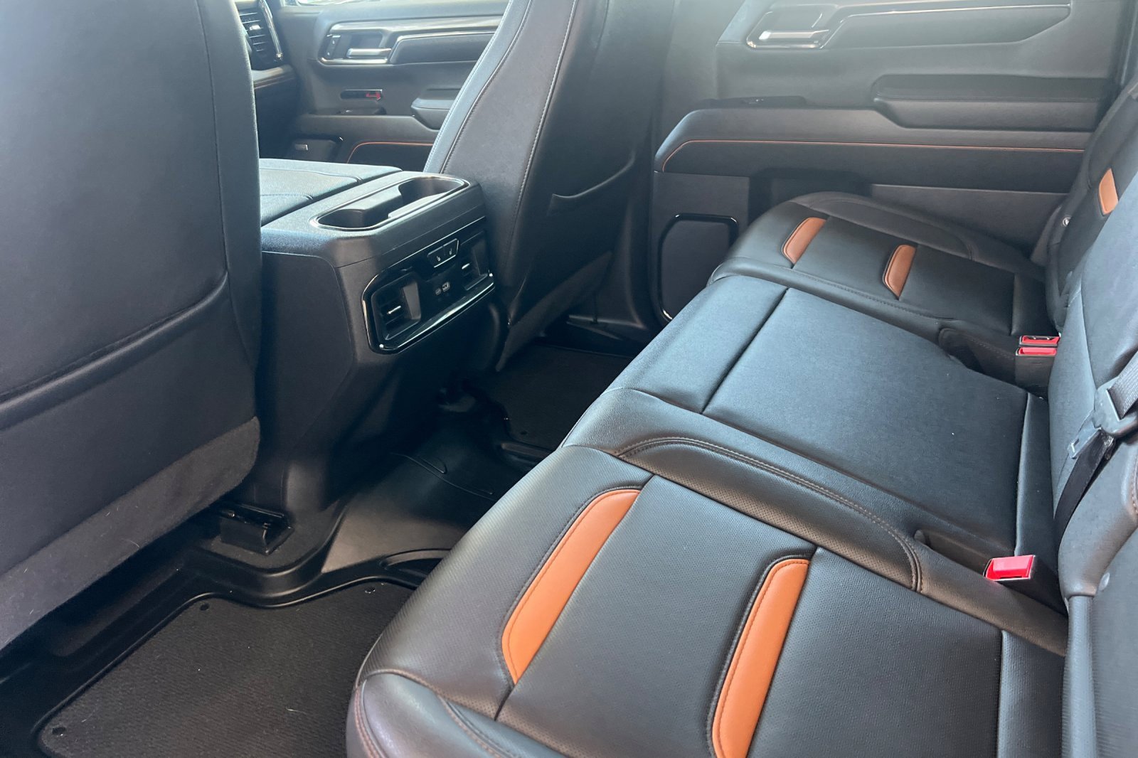 Used 2024 GMC Sierra 1500 AT4 image 9