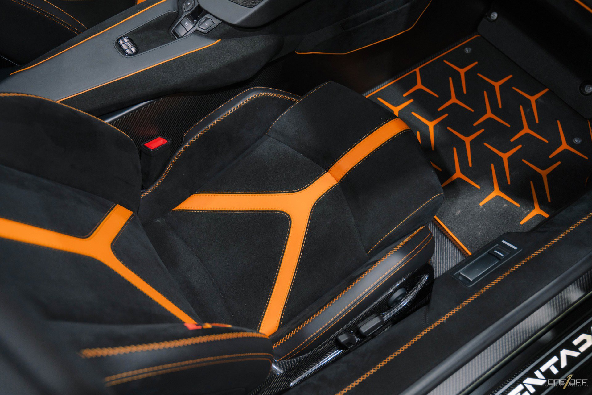 Used 2021 Lamborghini Aventador SVJ image 50