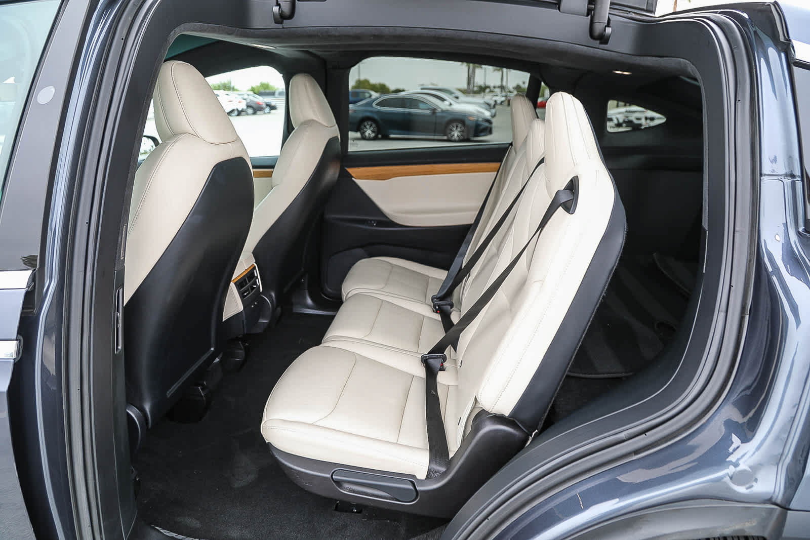Used 2020 Tesla Model X Long Range AWD/4WD image 18