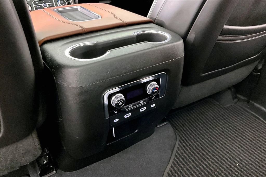 Used 2023 GMC Yukon Denali Ultimate AWD/4WD image 8
