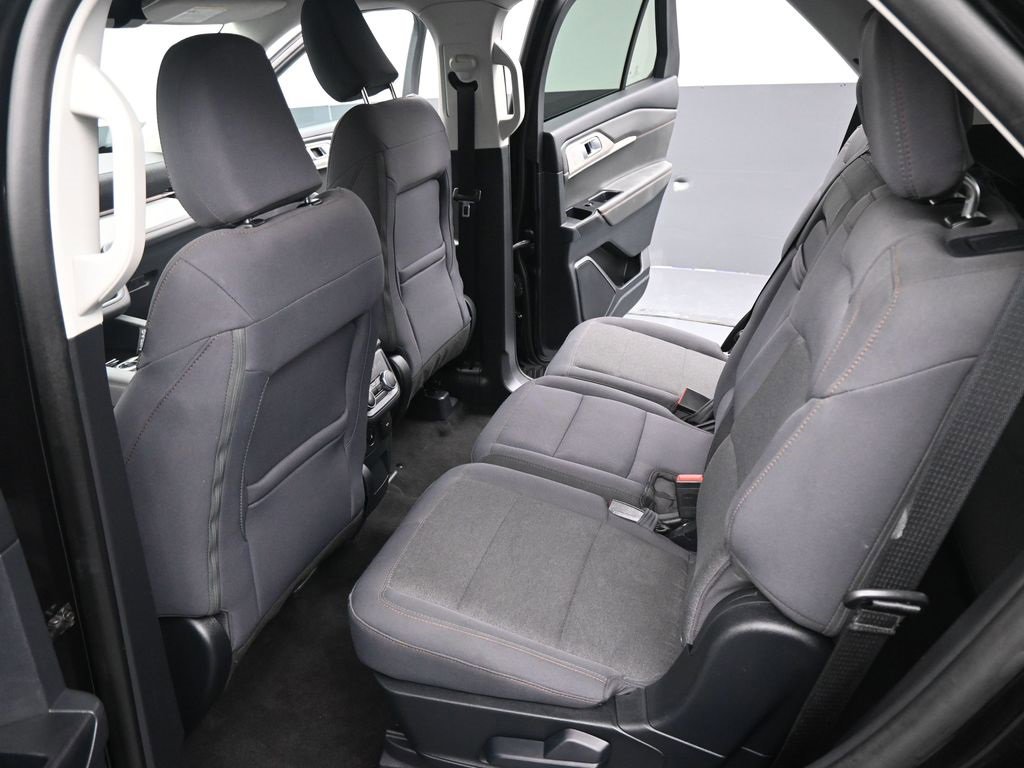 Certified 2025 Ford Explorer Active image 19