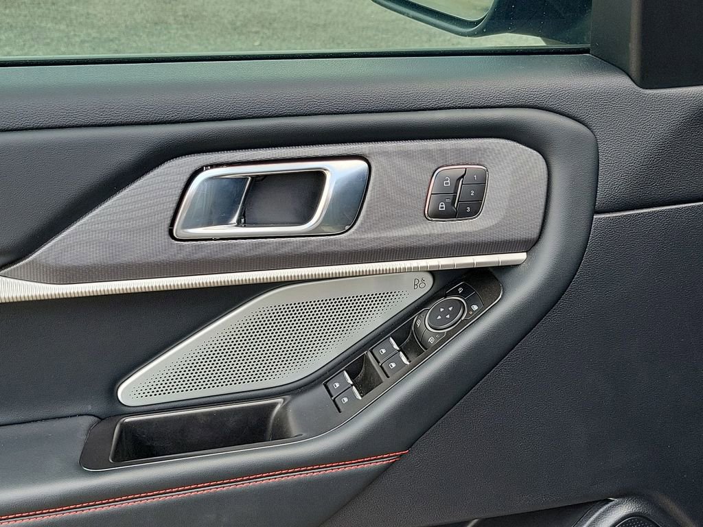 Used 2025 Ford Explorer ST image 15