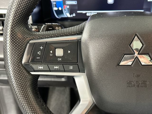 Used 2023 Mitsubishi Outlander SE AWD/4WD image 22
