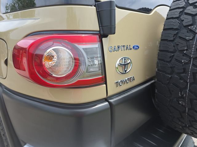 Used 2014 Toyota FJ Cruiser 4WD w/ Upgrade Package image 33