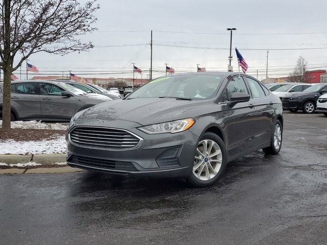 Used 2020 Ford Fusion SE image 1