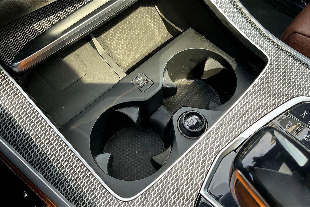 Used 2021 BMW X5 xDrive40i w/ M Sport Package image 16