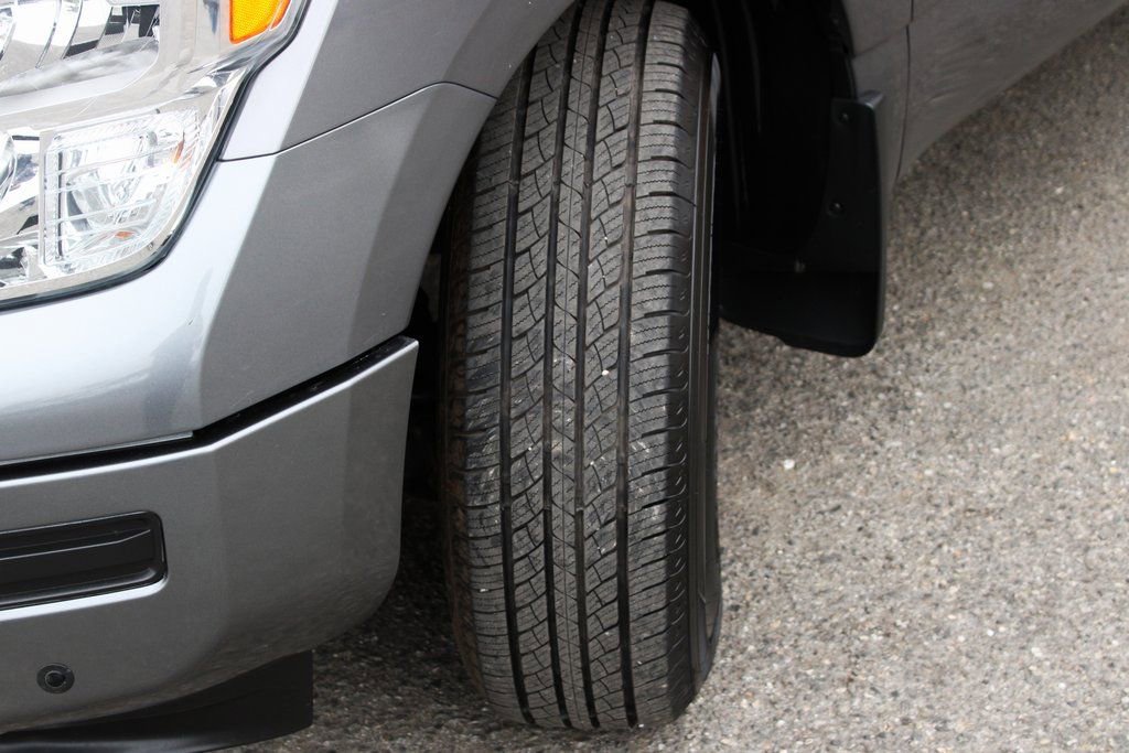 Used 2021 Nissan Titan SV w/ SV Convenience Package image 44