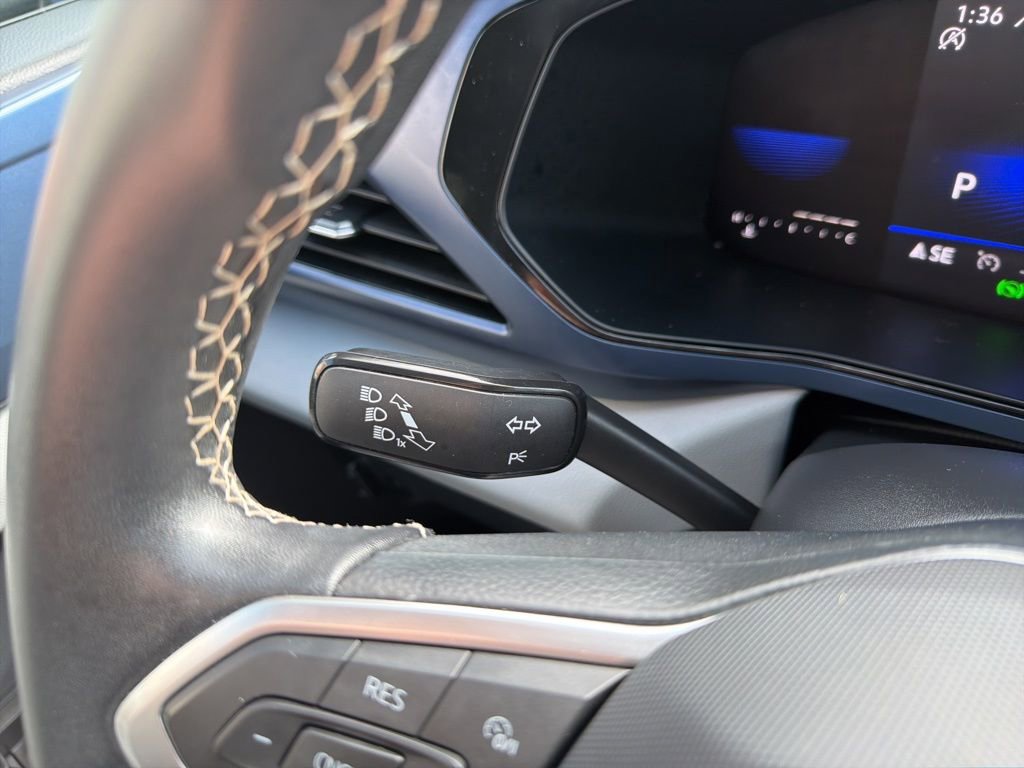 Used 2022 Volkswagen Taos SE image 28