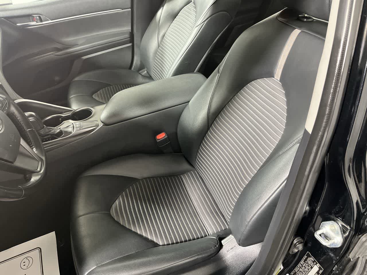 Used 2023 Toyota Camry SE image 14