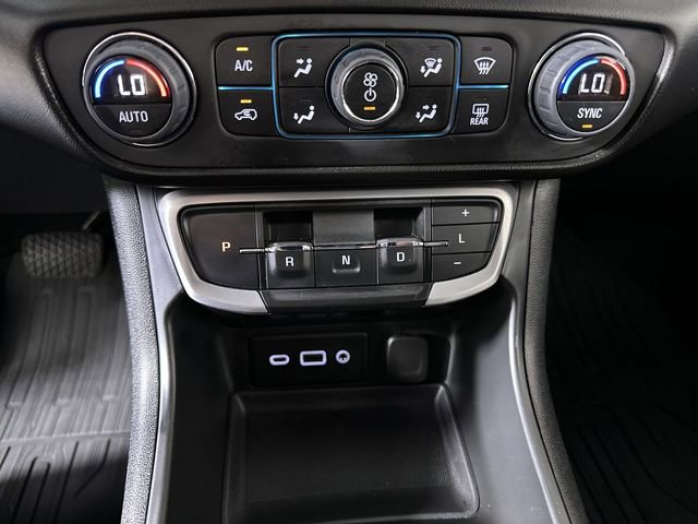 Used 2023 GMC Terrain SLE w/ Driver Convenience Package image 16