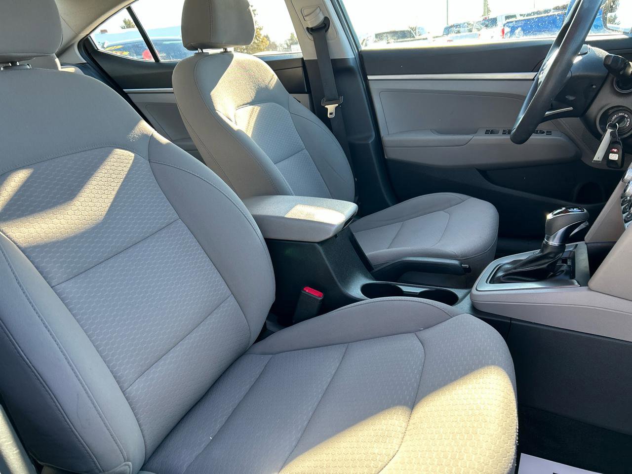 Used 2020 Hyundai Elantra SE image 23