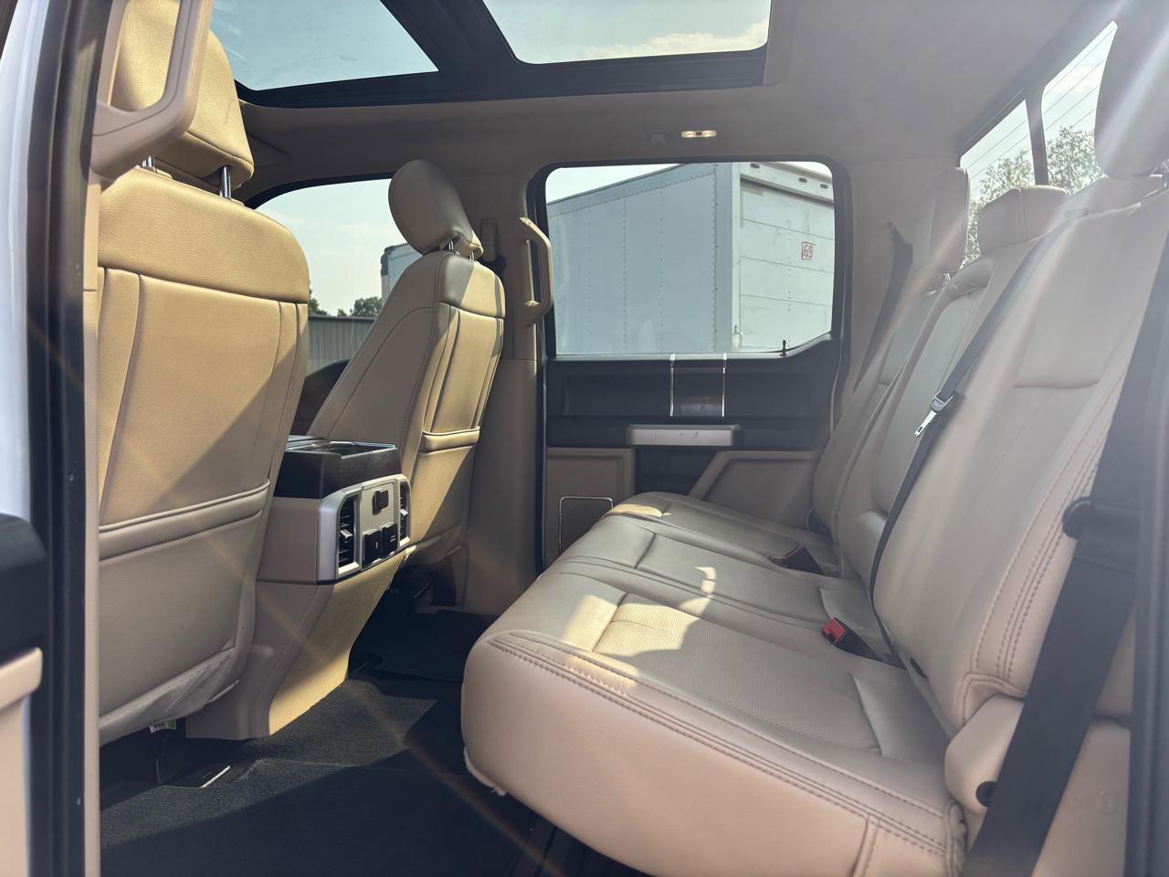 Used 2021 Ford F250 Lariat w/ Lariat Ultimate Package AWD/4WD image 23