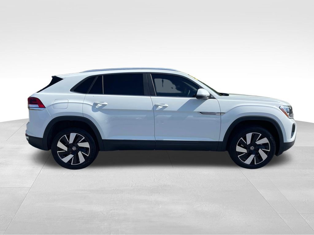 Used 2025 Volkswagen Atlas Cross Sport SE video 2