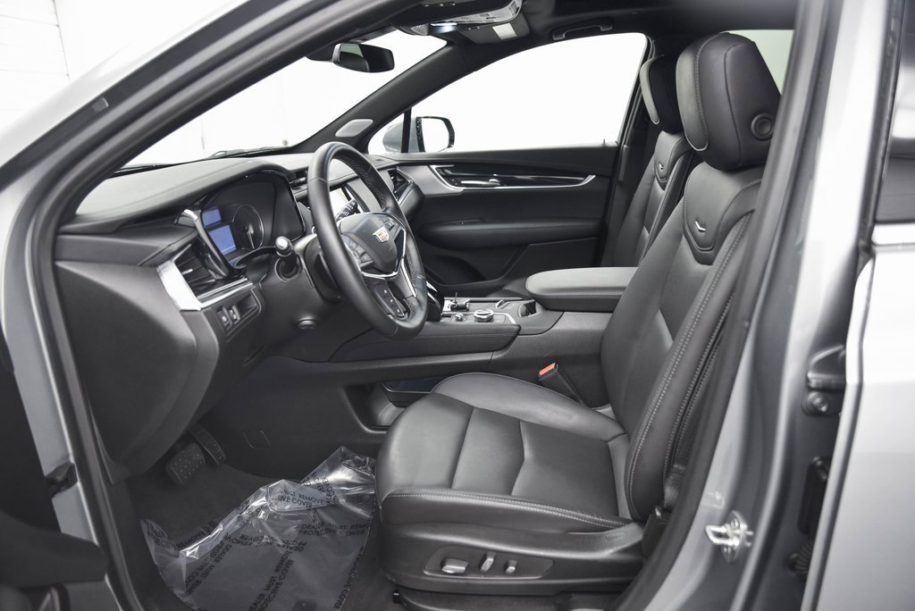 Used 2025 Cadillac XT5 Premium Luxury image 11