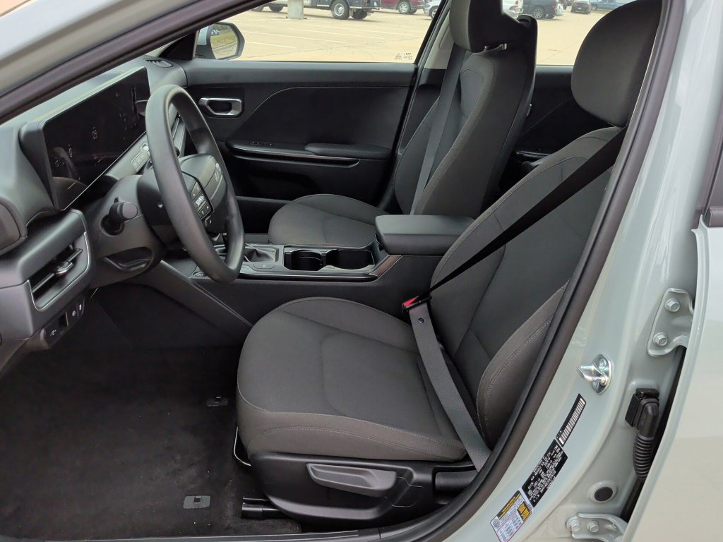 Used 2026 Kia K4 FWD image 12