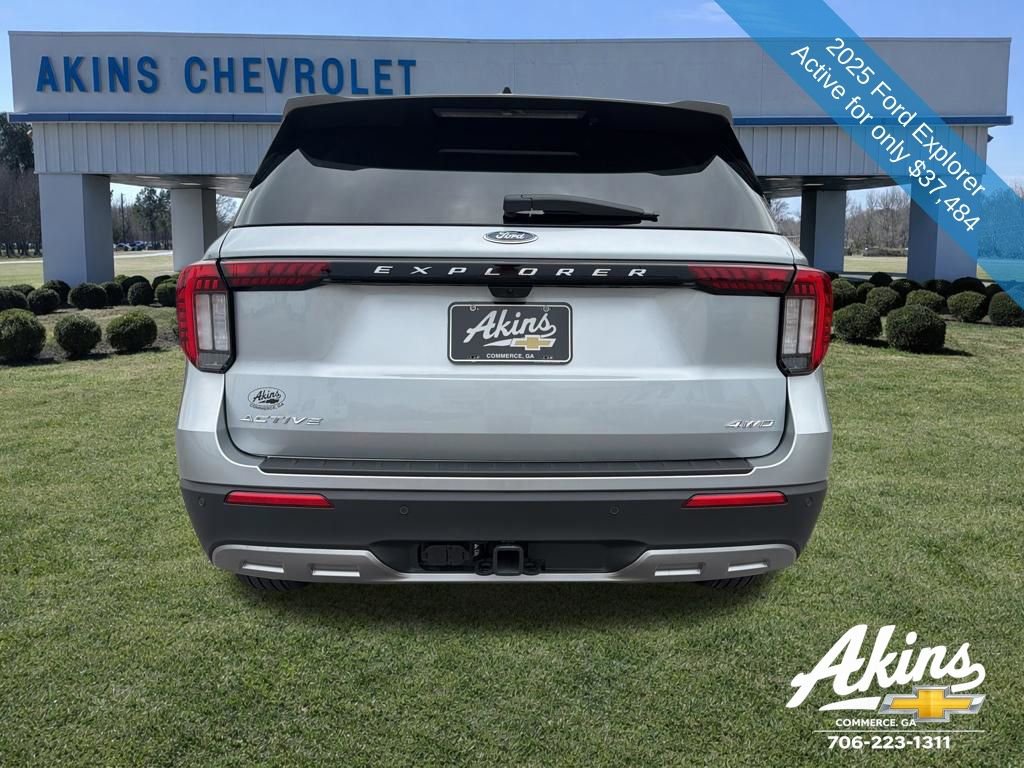 Used 2025 Ford Explorer Active w/ Active Comfort Package AWD/4WD image 8