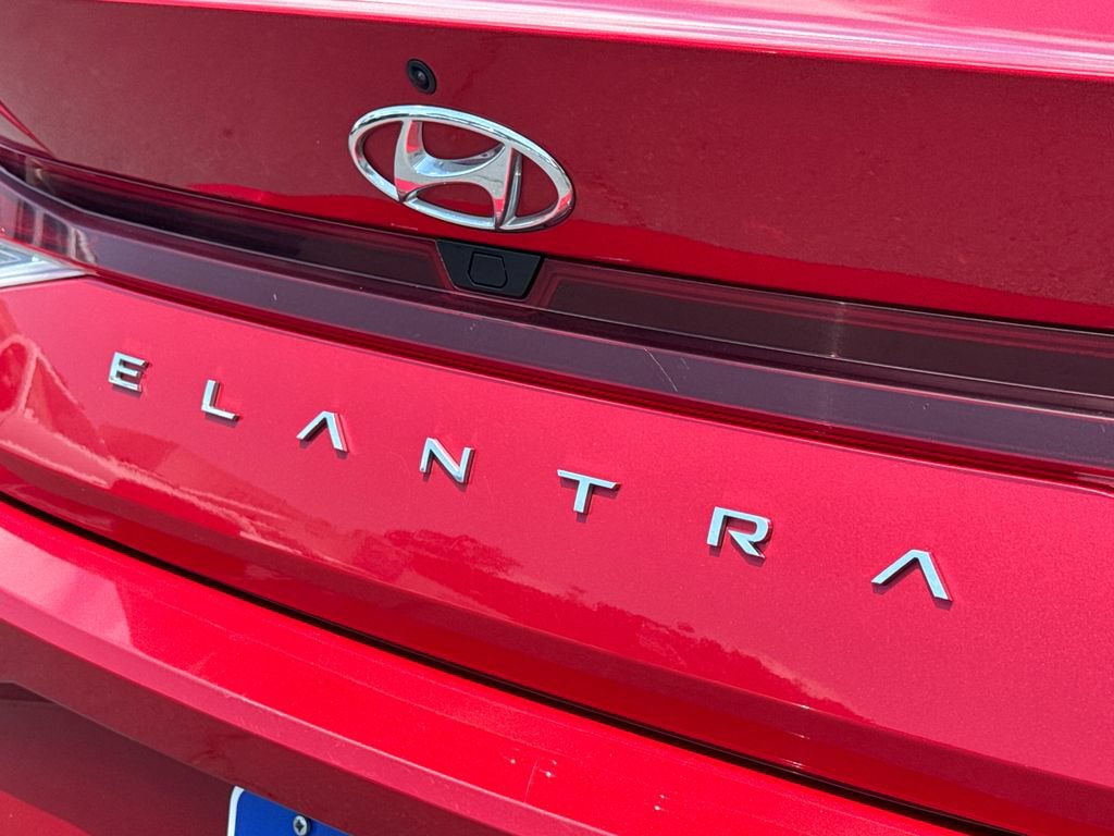 Used 2023 Hyundai Elantra SEL FWD image 13