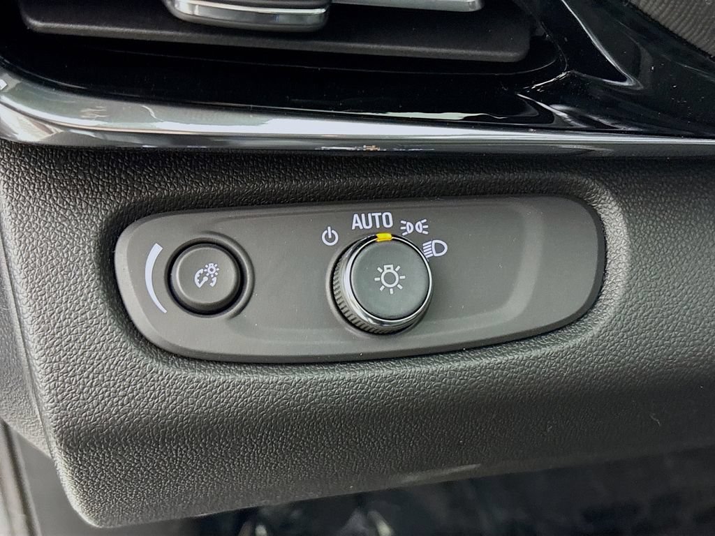 New 2026 Buick Envista Sport Touring w/ Convenience I Package FWD image 10